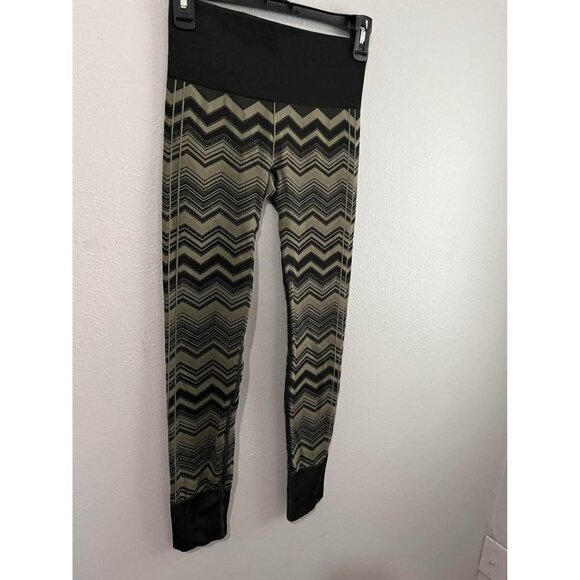 Lululemon ebb to street Pants Green And Black Chevron Pattern Size 4 - Picture 2 of 10
